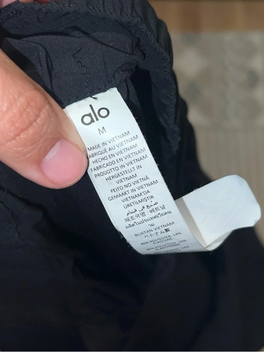 ALO YOGA Workwear Cargo Pant in Black